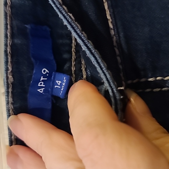 Apt. 9 bedazzled jeans size 14 - Picture 4 of 9